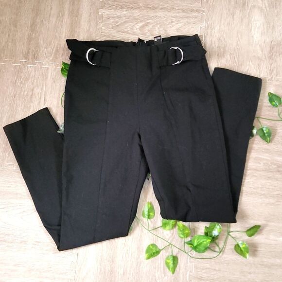 Forever 21 Pants - Forever 21 Black Skinny Leg Pants